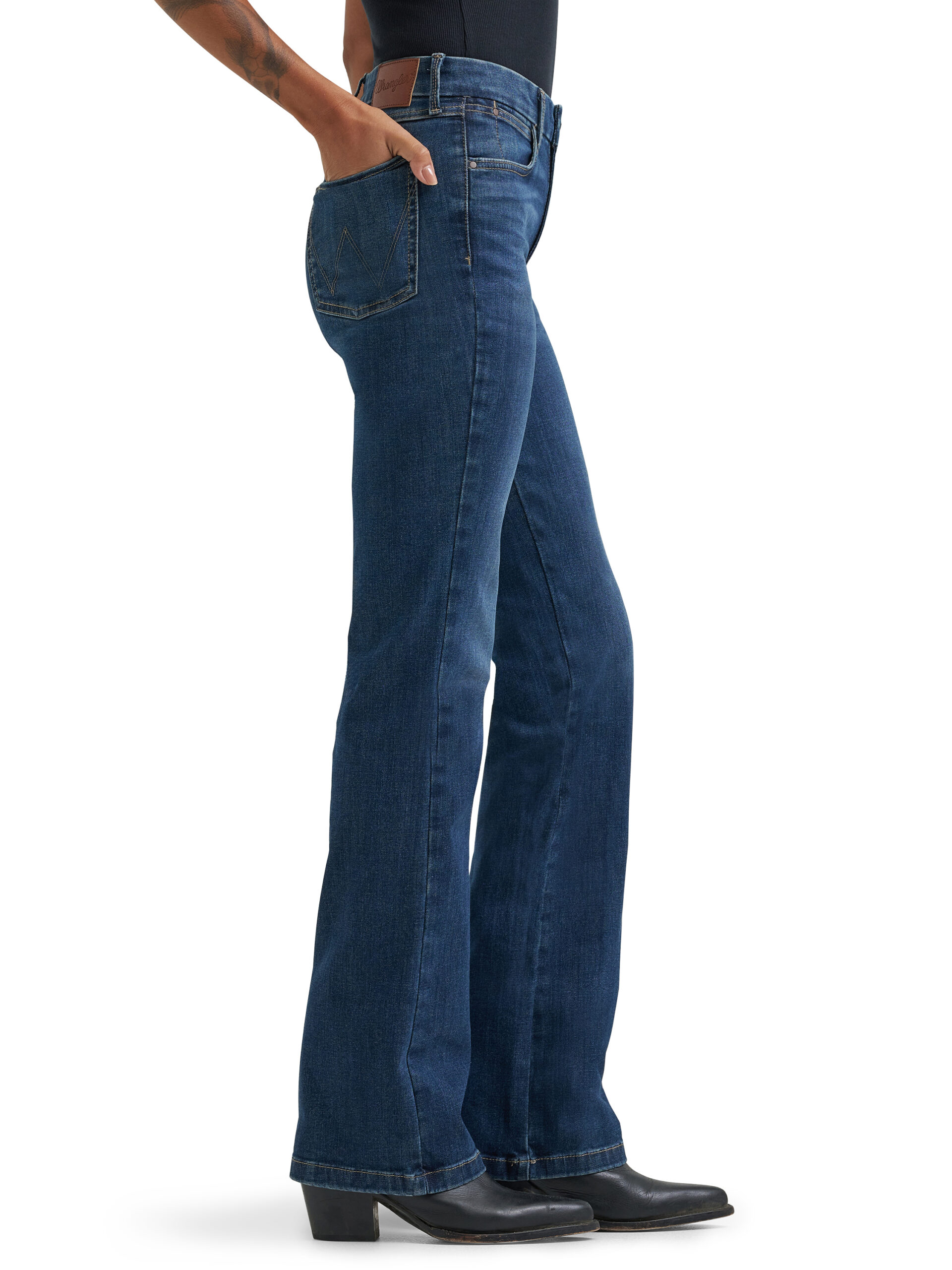 112359277 Women's Wrangler BESPOKE High Rise Bootcut Jean - Image 3