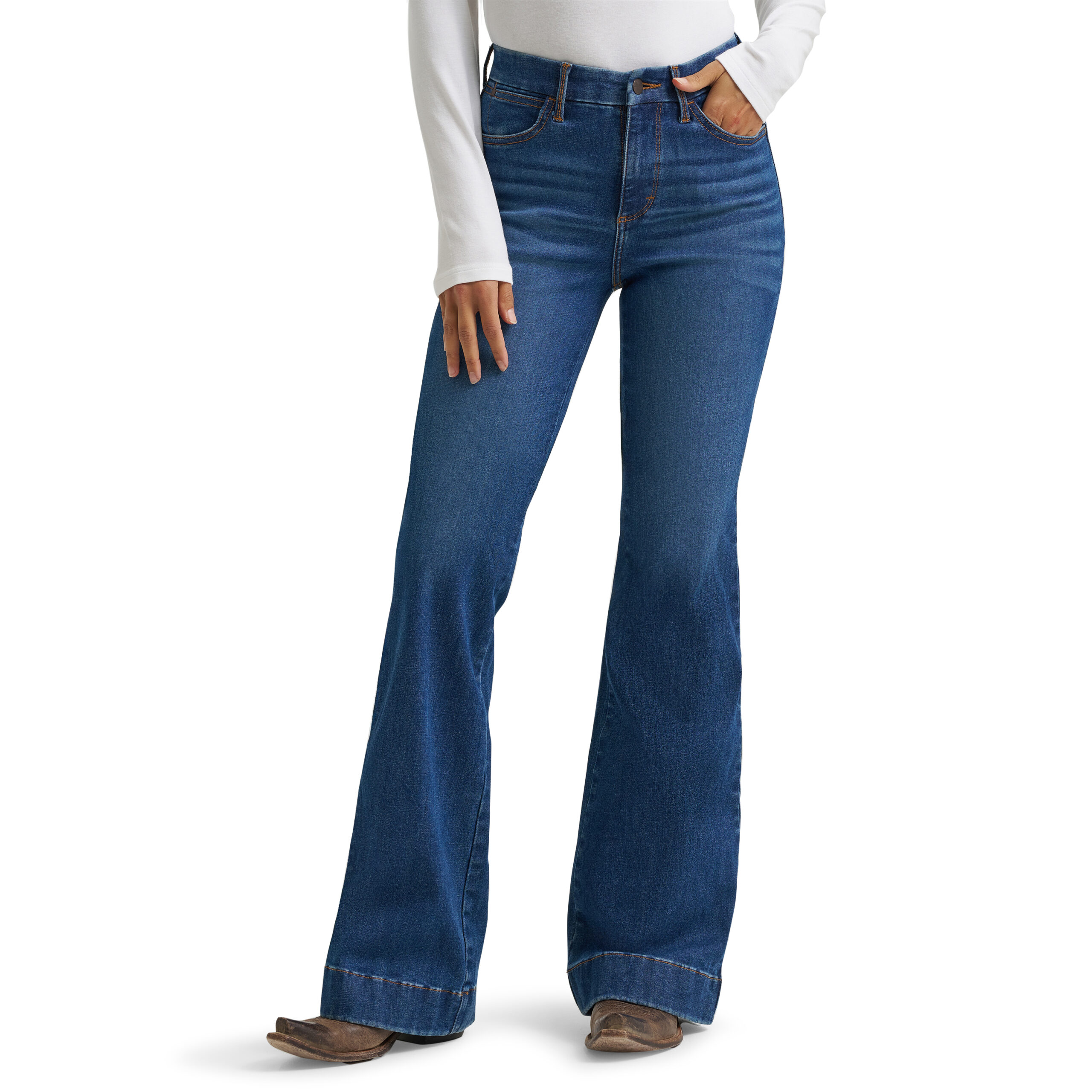 112382765 Women's Wrangler BESPOKE High Rise Trouser Jean in Reina