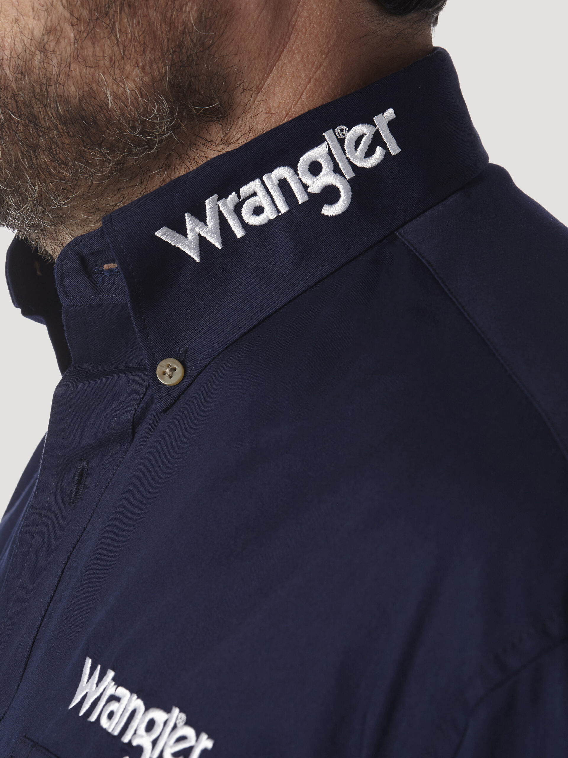 MP2327N Men's Wrangler® Logo Long Sleeve Button Down Solid Shirt - Image 3