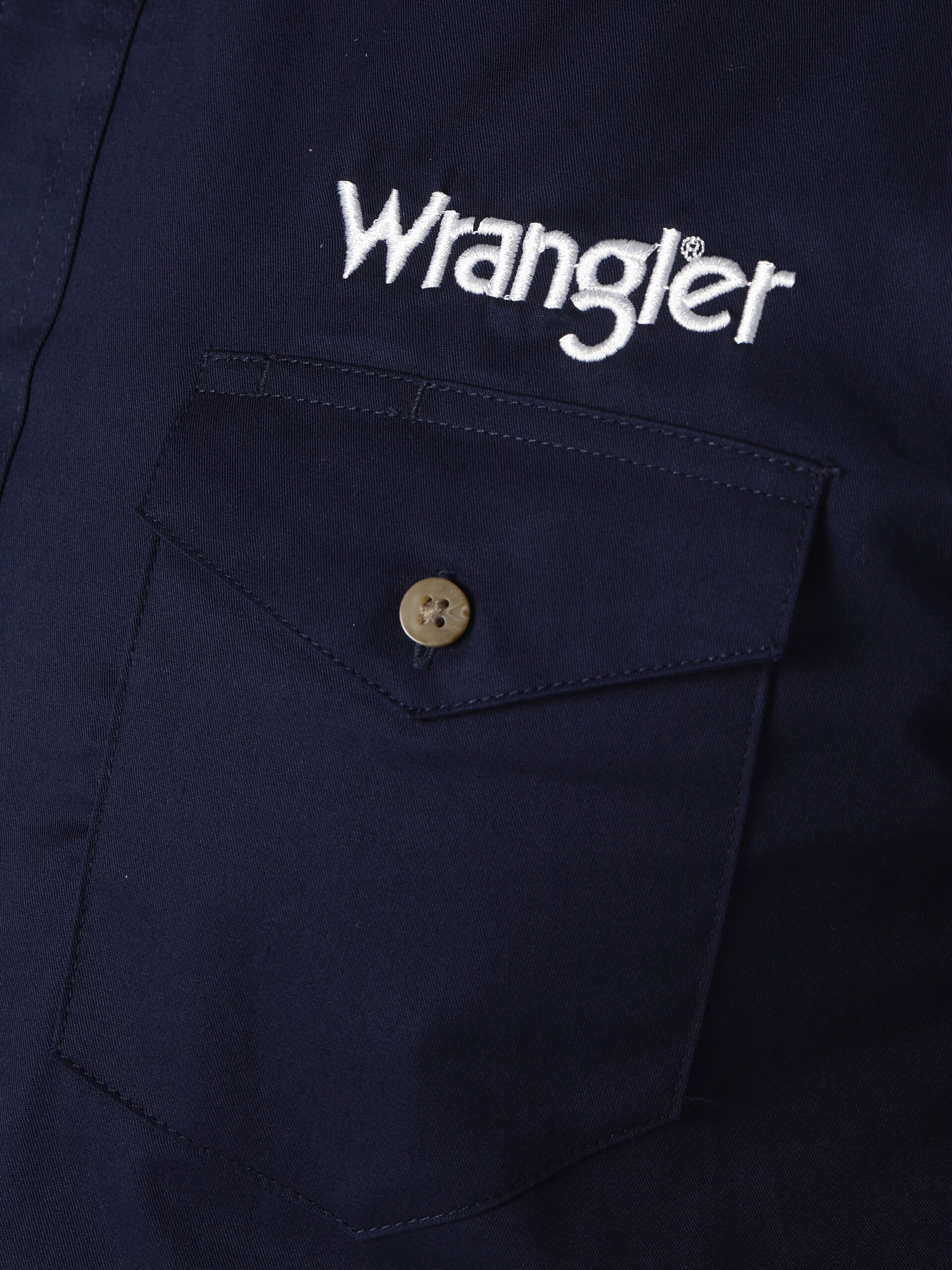 MP2327N Men's Wrangler® Logo Long Sleeve Button Down Solid Shirt - Image 4